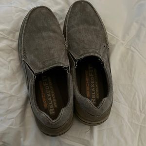 Men’s slip-on beige/dark khaki Skechers shoes